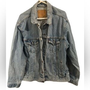 Vintage Levi’s Denim Jacket Size XL